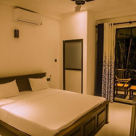Hotel Mirissa Breeze Extérieur photo