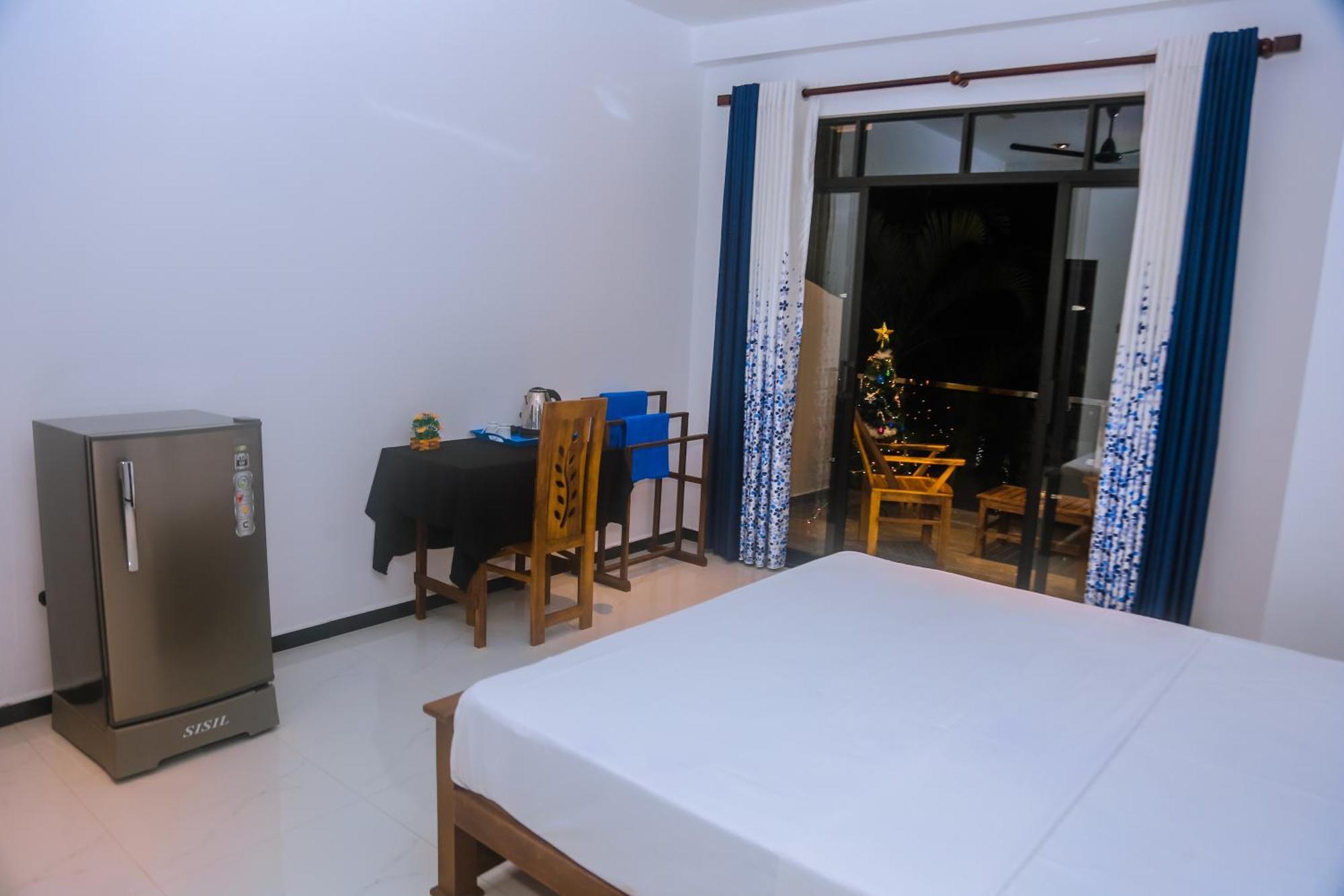 Hotel Mirissa Breeze Extérieur photo
