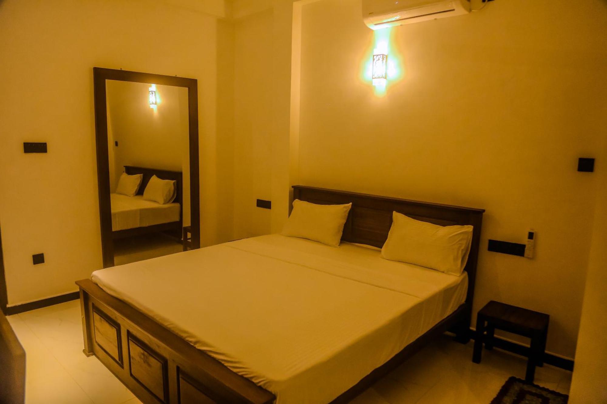 Hotel Mirissa Breeze Extérieur photo