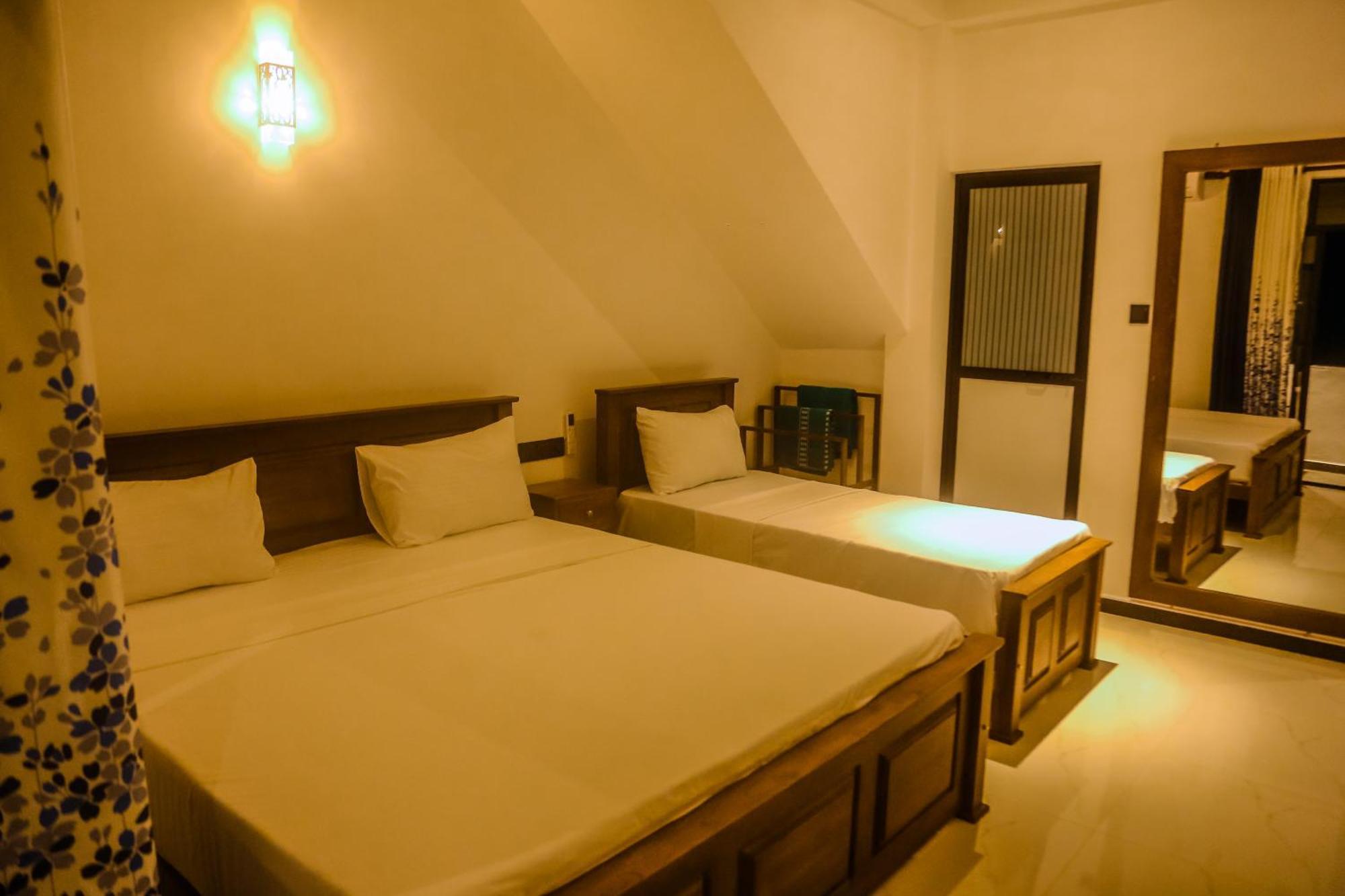 Hotel Mirissa Breeze Extérieur photo