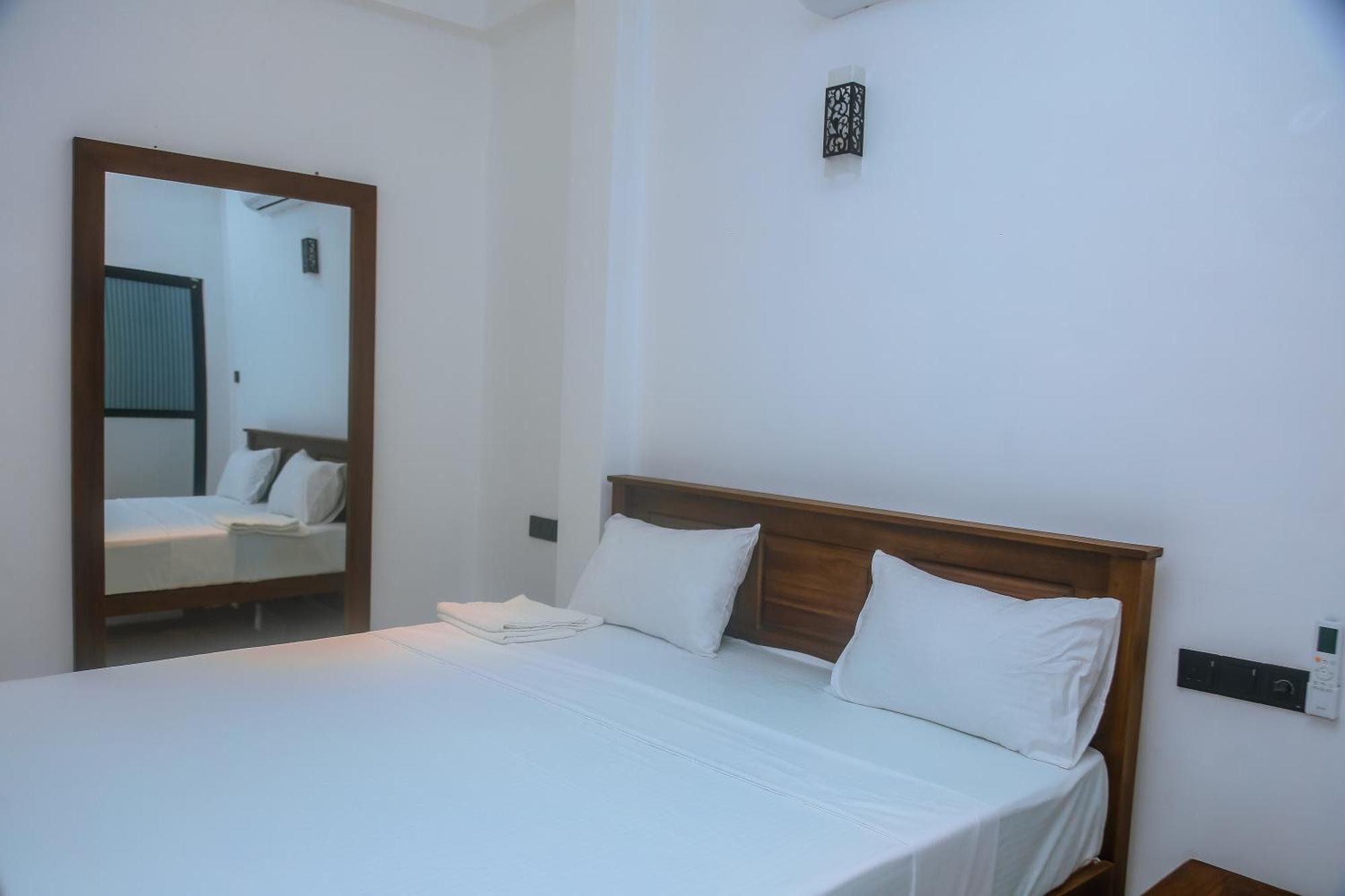 Hotel Mirissa Breeze Extérieur photo