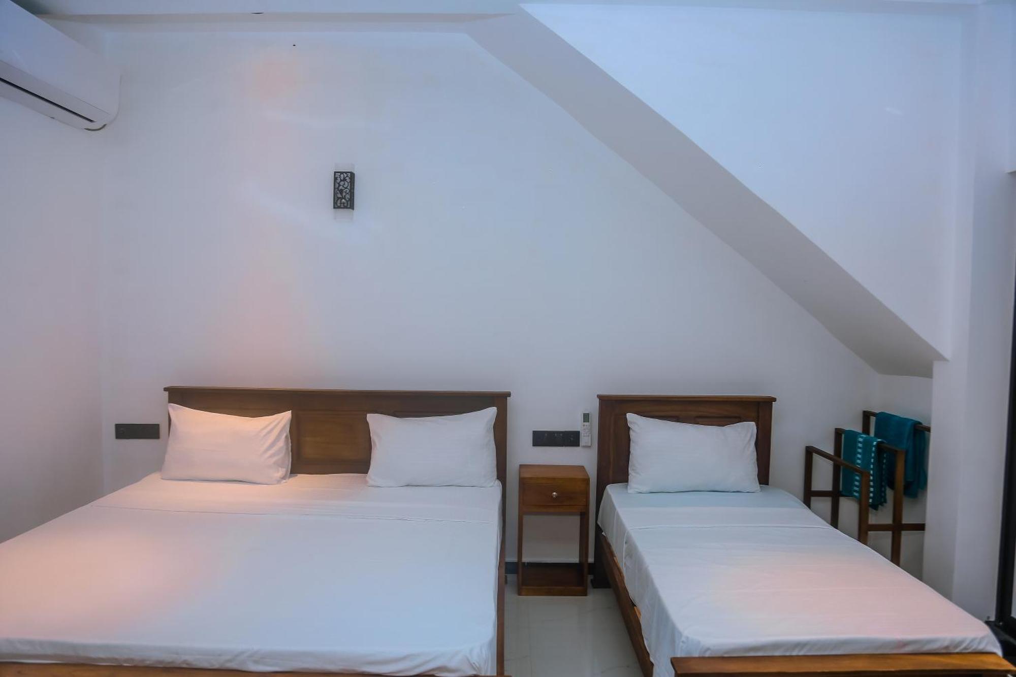 Hotel Mirissa Breeze Extérieur photo