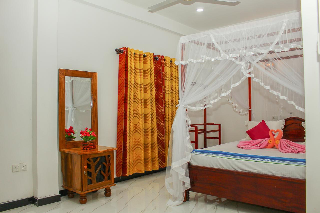 Hotel Mirissa Breeze Extérieur photo